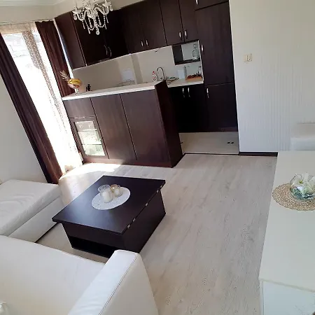 Konukevi Saint Apostol 2*