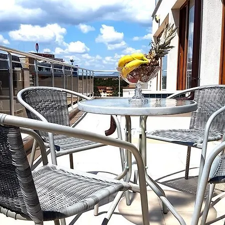 Konukevi Saint Apostol 2*